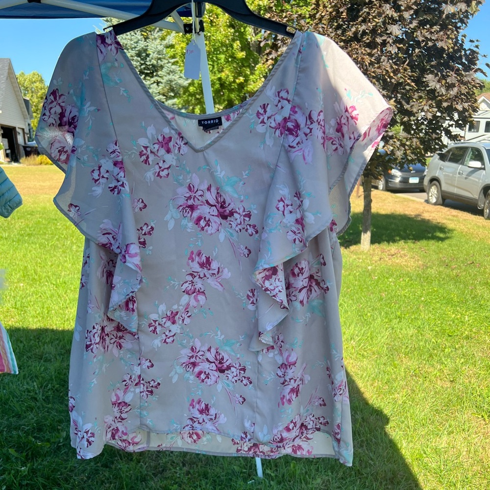 Torrid Pink and Cream Floral Blouse